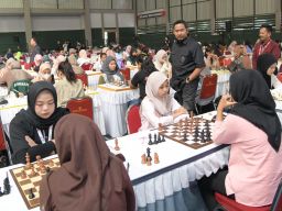 Tinjau Kejurprov Catur ke-56 di Tulungagung, Achmad Fauzi Tekankan Regenerasi Atlet Muda