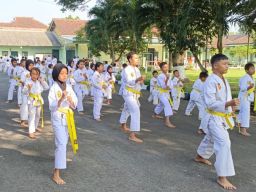 Digembleng di Markas TNI, Karateka Cilik Trenggalek Cetak Prestasi