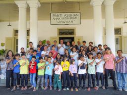 Pelindo Marine Tebar Harapan dan Jaga Warisan di Panti Asuhan Berusia 107 Tahun