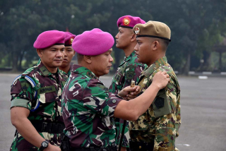 Diksarmil Dan Manajerial SPPI Batch 3 Tahun 2025 Secara Resmi Ditutup Komandan Brigif 2 Marinir