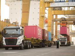 Pelindo Catat Arus Peti Kemas Ekspor Impor Semester 1 Tumbuh 13,64 Persen