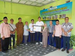 PLN Nusantara Power Serahkan Rumah Sehat untuk Istri Pensiunan