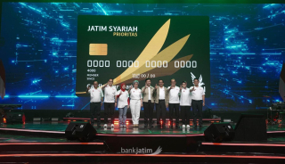 Puncak HUT Bank Jatim Ke-64 Berlangsung Meriah, Luncurkan Layanan Jatim Prioritas Syariah