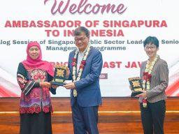 Gubernur Khofifah: ASN Jatim Terima Beasiswa Belajar di Singapura