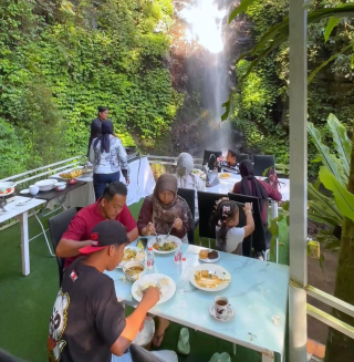 Unik Tempat di Trawas ini Tawarkan Promo "Merdeka One Piece" Rayakan HUT RI