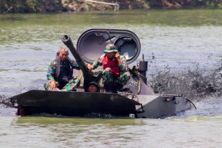 Komandan Beserta Prajurit Brigif 2 Marinir Ikuti Apel Gelar Kesiapan Personel dan Material