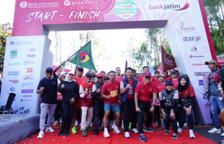 Bromo Marathon 2025 Sukses Digelar, Bank Jatim Launching QRIS Crossborder dan Branding Jeep Bromo