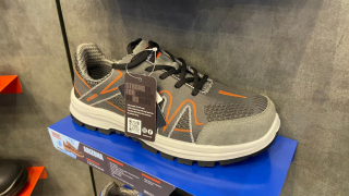 Mengembangkan Inovasi Sepatu Pengaman bagi Generasi Z