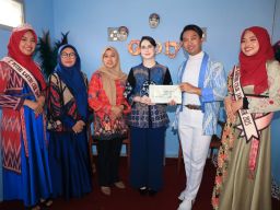 Arumi Bachsin Resmikan Glory of Batik Gallery dan Luncurkan Kurikulum Batik