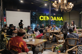 Royal Angkringan: Lengkap dengan Instrumen Ukulelenya Hadirkan Cita Rasa Nusantara