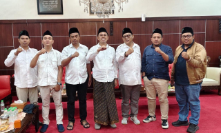 FJN Nobatkan Mas Ibin Tokoh Muda Nahdliyin Inspiratif, Jadi Motivasi Santri!