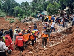 BNPB Turunkan Dukungan Darurat ke Lokasi Bencana Longsor di Cilacap