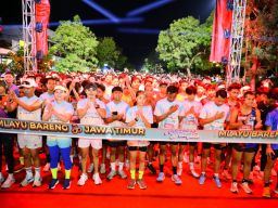 Sekdaprov Jatim Adhy Lepas 12 Ribu Peserta Mlayu Bareng 80 Jatim