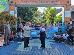 Pemdes Mantingan Rembang Belajar ke Kampung Edukasi Sampah Sidoarjo
