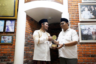 Ra Ibong, Keturunan Syaikhona Kholil yang Menginspirasi Generasi Muda NU