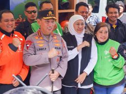 Kapolri Pimpin Apel Bersama 4.425 Ojol Jogo Jatim, Khofifah Apresiasi Sinergi Kepolisian dan Ojol