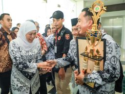 Puncak Peringatan HUT PGRI ke-80 dan HGN 2025 Jatim