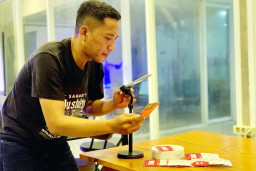 Pernah Diancam Nyawa, Pemuda Surabaya Ini Malah Raup Rp48 Juta dari TikTok Live