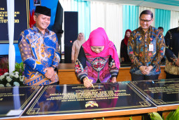 Gubernur Jatim Khofifah Resmikan Revitalisasi 38 SMA SMK dan SLB di Malang Raya