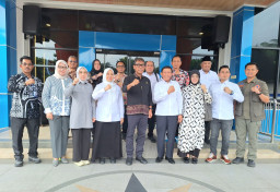 Komisi VIII DPR RI Apresiasi Sarana Edukasi Bencana dan Kendaraan Command Center BPBD Jatim