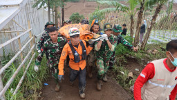 Tim DVI Berhasil Identifikasi 20 Jenazah Korban Longsor Bandung Barat