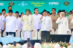 Presiden Prabowo Didampingi Gubernur Khofifah Hadiri Mujahadah Kubro Satu Abad NU di Malang