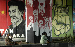 Utang Meroket Tapi Kemiskinan Lambat Turun, Ini Temuan Mahasiswa Untag Surabaya