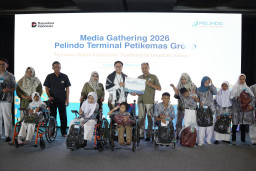 Pelindo Terminal Petikemas Group Berbagi Bersama Anak Berkebutuhan Khusus