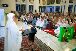 Gubernur Khofifah Gelar Qiyamul Lail dan Sahur Bersama dengan 35 Ribu Jemaah