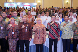 Khofifah Cetak Sejarah, Perdagangan Jatim-Jakarta Capai Angka Tertinggi