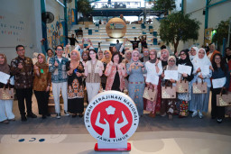 Ketua Dekranasda Jatim Arumi Ajak Kartini Muda Penggiat Fashion dan Kriya Inovatif Terapkan Sustainable Design