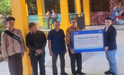 BRI Jemursari Salurkan Program TJSL, Dukung Fasilitas Pendidikan SMAN 10