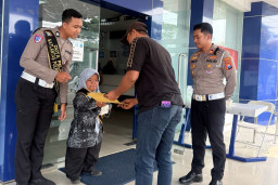 Dari Driver Ojol Jadi Duta Pelayanan Satpas Polresta Sidoarjo, Kisah Prita Inspirasi Kaum Difabel