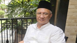 Jatuh ke dalam Dekapan: Makrifat Lipatan Tangan, Jurang, dan Fatamorgana Wujud
