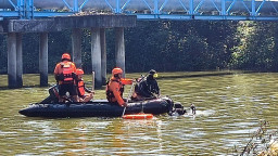 Pemancing Tenggelam di Kali Lamong Gresik, Tim SAR Lanjutkan Pencarian