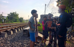 KAI Daop 8 Surabaya Larang Anak Bermain di Jalur Rel Saat Libur Sekolah
