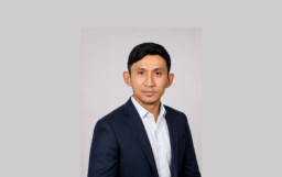 Alumni FF UNAIR Berkiprah di Industri Farmasi Global, Muhamad Cursor Rafidian Pimpin Pabrik Kalbe di Nigeria