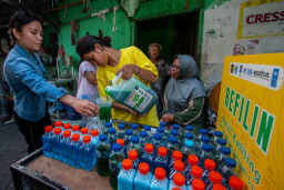 Cegah 1.530 Sampah Sachet dalam 4 Hari, Warga Simokerto Buktikan Guna Ulang Bisa Jadi Solusi Nyata
