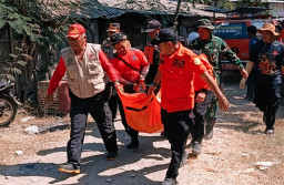 Bengawan Solo Telan Korban, Tim SAR Temukan Jenazah di Kedalaman 3 Meter