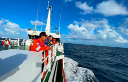 Lima Nelayan Hilang Kontak di Perairan Bawean, Basarnas Turunkan KN SAR Permadi