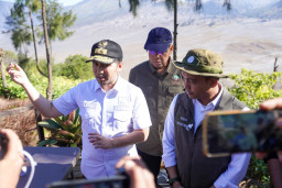 Wagub Emil: Pemadaman dan Pencegahan Penyebaran Api di Gunung Bromo Terus Dilakukan Secara Kolektif