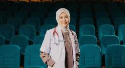 Usia 22 Tahun Sudah Jadi Dokter, Ini Perjalanan Fani di Unusa