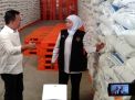 Gubernur Khofifah Pastikan Stok Beras Jatim Aman dan Cukup