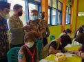 Kapolres Sampang Tinjau Pelaksanaan Vaksin Pelajar SMA