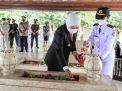 Gubernur Khofifah Ziarah dan Doa di Pusara Proklamator