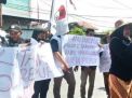 Sejumlah Aktivis Demo di Mapolres Sampang