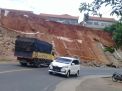 Tembok Penahan Tebing Roboh, Pasca Gempa di Garut
