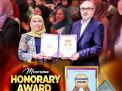 Khofifah Raih Honorary Award for Global Peace and Women Empowerment