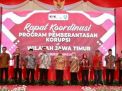 Khofifah Kukuhkan Forum Penyuluh Anti Korupsi Jatim Periode 2022-2024