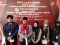 Nawardi Diantar Istri dan Tiga Anaknya Daftar ke KPU Jatim 